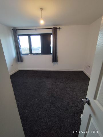 4 Bed Maisonette, Jeeyas Apartments, E16 - Photo 3