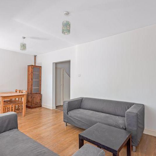 6 bedroom semi-detached house to rent - Photo 1