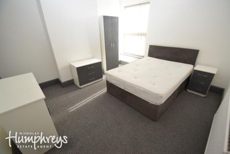 3 bedroom terraced house to rent - Photo 3