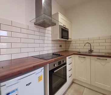 Charminster Road, Bournemouth - Photo 1