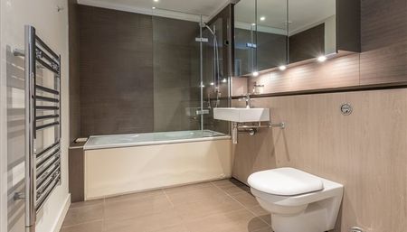 THREE BEDROOM APARTMENT WATER VIEWS TO LET MERCHANT SQUARE PADDINGTON W2 - Photo 2