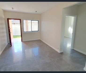 Modern 2 bed granny flat CABRAMATTA - Photo 1