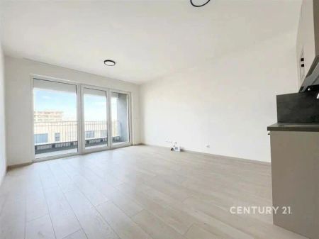 Pronájem nového bytu s lodžií 1+kk 36 m - Fotografie 2