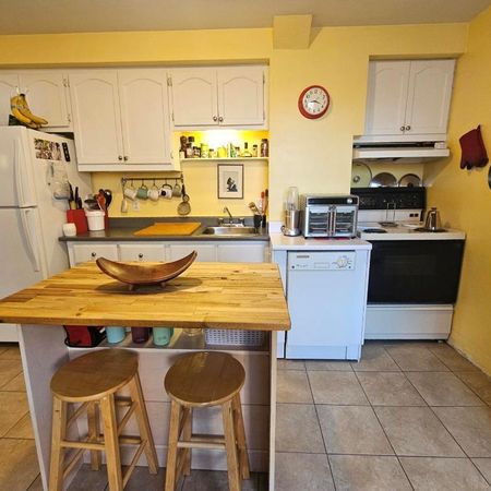 Spacious 3-Bedroom Apartment – 2-Min Walk to Beaudry Metro - Photo 3