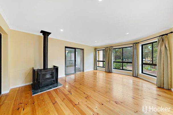 8 Knaggs Crescent, Page ACT 2614 - House For Rent | Domain - Photo 1