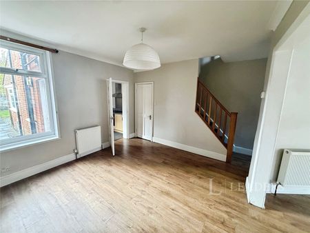 3 bedroom house to rent George Street, SO50 - Photo 2