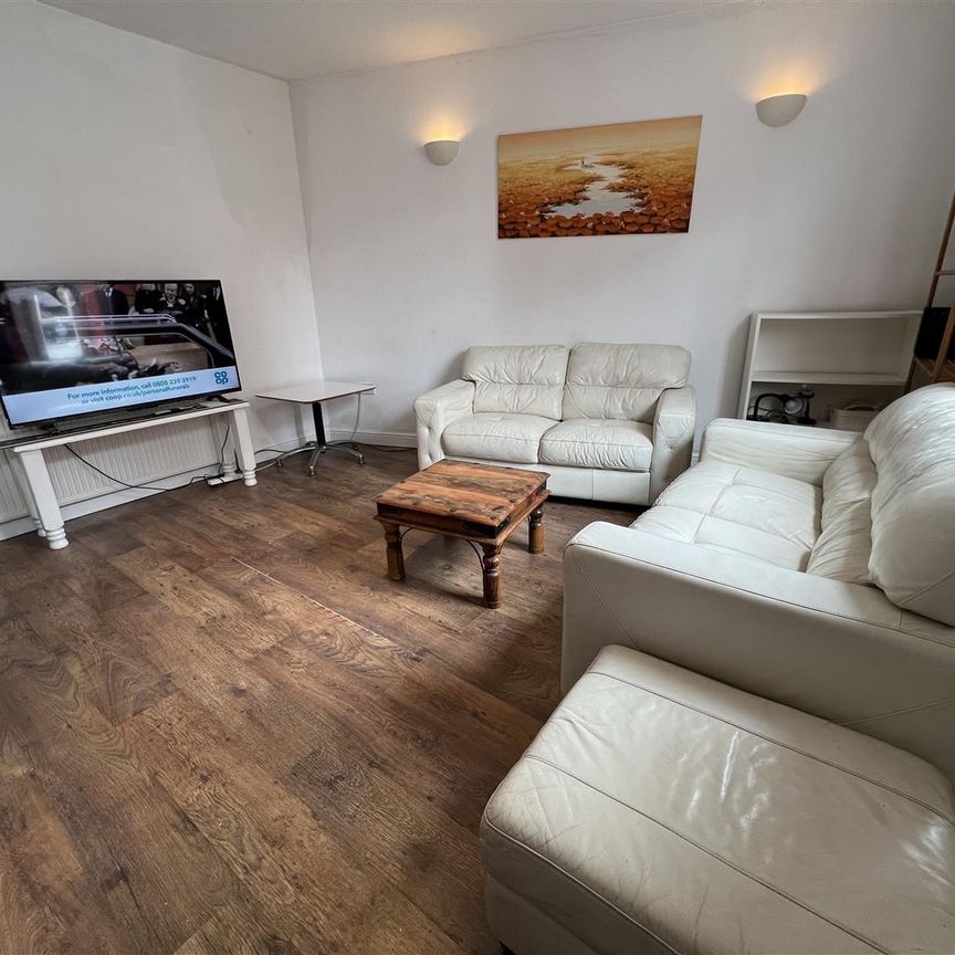 Thornville View, Hyde Park, LS6 1JP, Leeds - Photo 1