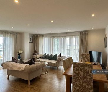 3 bedroom flat to rent - Photo 3