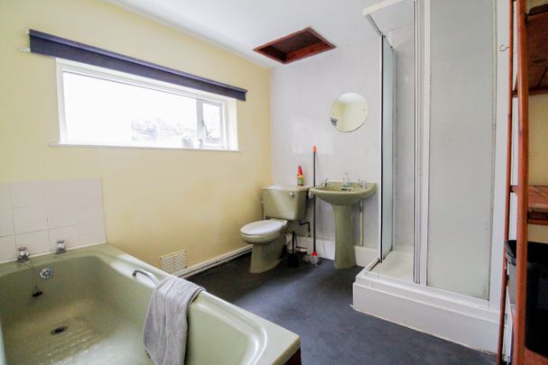 Stow Hill, Treforest, Pontypridd - Photo 1