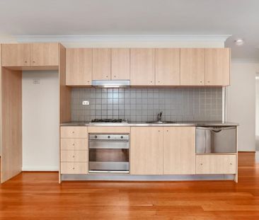 The Heart of Surry Hills | Executive pad with rare indoor/outdoor flow - Photo 5