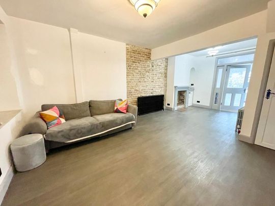3 bedroom terraced house to rent - Photo 1