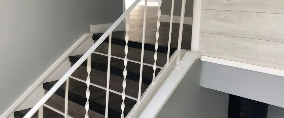 Amazing 4 bedroom 2 bath newly renovated duplex — 4 Bedrooms Duplex - Photo 1