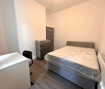 6 bedroom house to rent - Photo 2