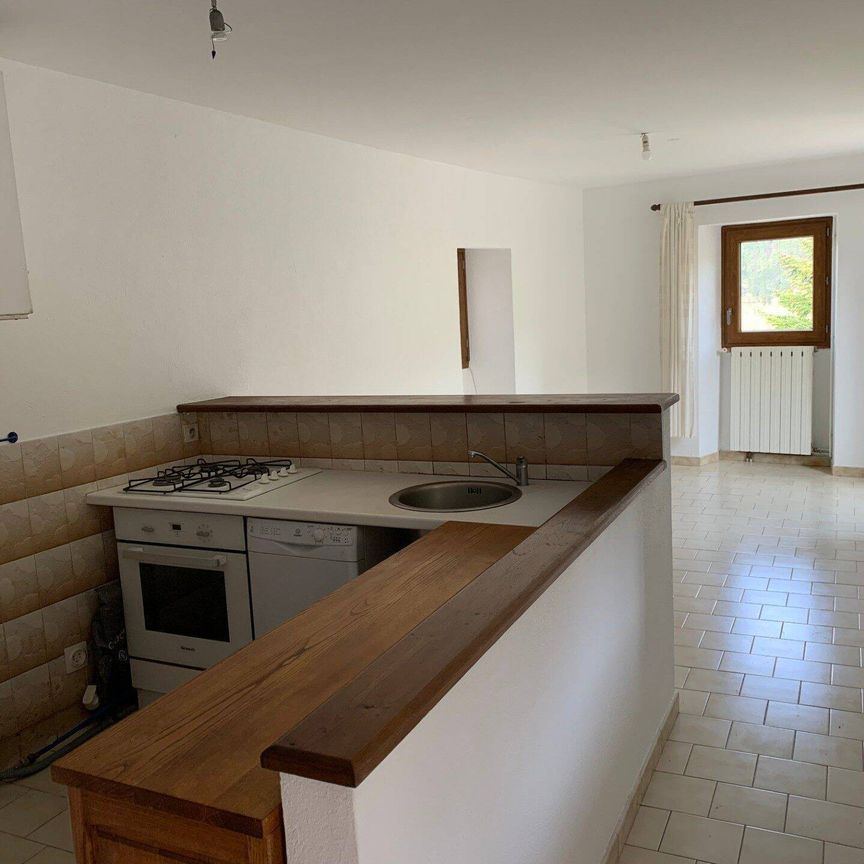 Location maison ancienne 3 pièces 52.65 m² à Faugères (07230) - Photo 1