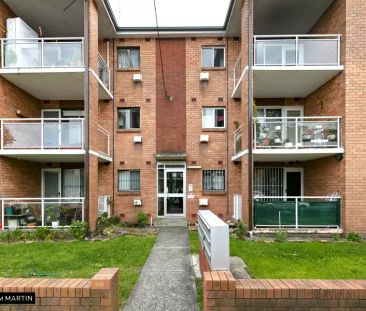 MGM MARTIN - TWO BEDROOM APARTMENT - Photo 6