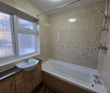 Walker Green, Edge Lane, Dewsbury, WF12 - Photo 6