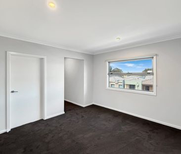 🏡 Brand New 3-Bedroom Townhouse in Wollert - Photo 2