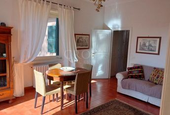 Ardeatina-Divino Amore: Quiet, charming rustic villa, big and well-curated garden, 3 beds, 1 study, 3 baths, living room, kitchen, with terraces , AC and parking space. Ref 2322