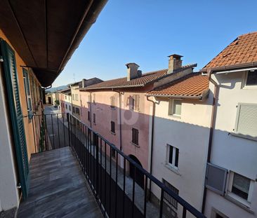 ACCOGLIENTE E SOLEGGIATO IN POSIZIONE CENTRALE - Foto 3