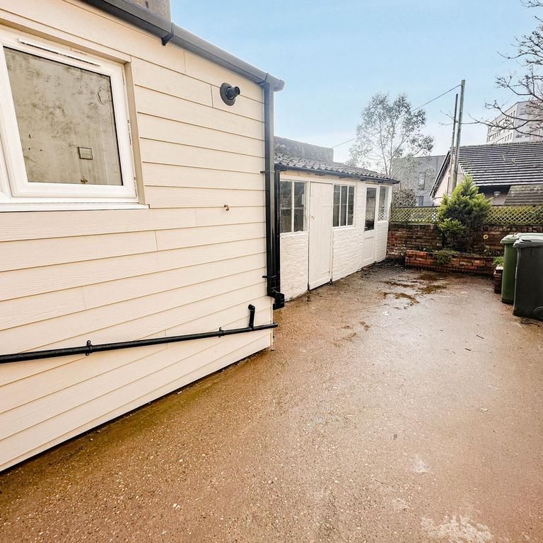 3 bedroom terraced house to rent - Photo 1