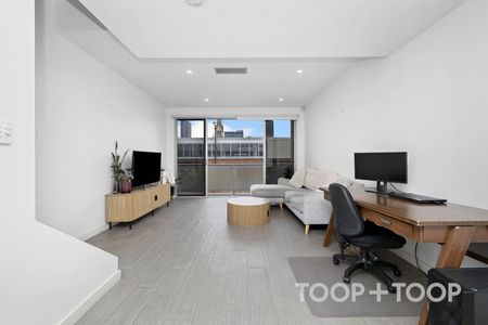 Modern City Living - Walk to Everything! - Photo 2