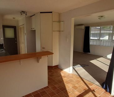 Fully fenced house with a peaceful outlook - Photo 2
