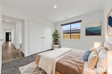 5 Newcastle Road, Rockbank VIC 3335 - House For Rent | Domain - Photo 4