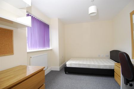 4 Quaker Lane, Plymouth - Photo 4