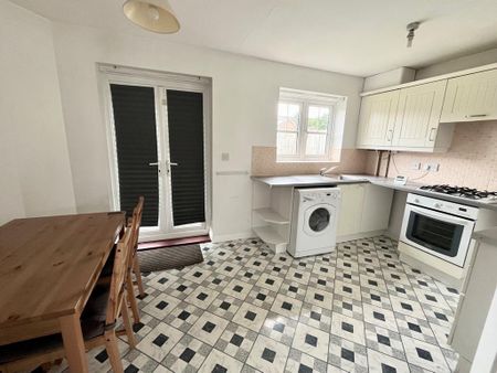 2 bedroom semi-detached house to rent - Photo 3