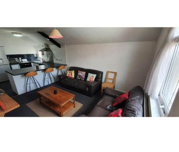 3 bedroom flat to rent - Photo 1