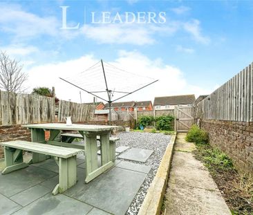 3 bedroom terraced house to rent - Photo 2