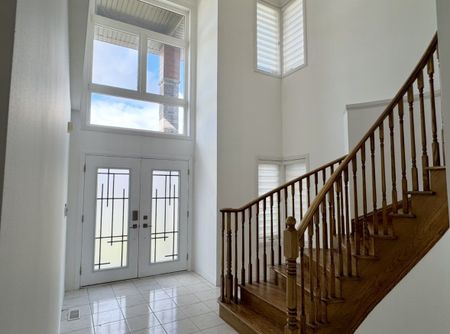 For Lease - 40 Lexington Avenue, Hamilton, Ontario - Photo 2