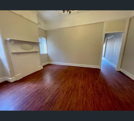 1/70 Todman Avenue, Kensington, NSW 2033 - Photo 2