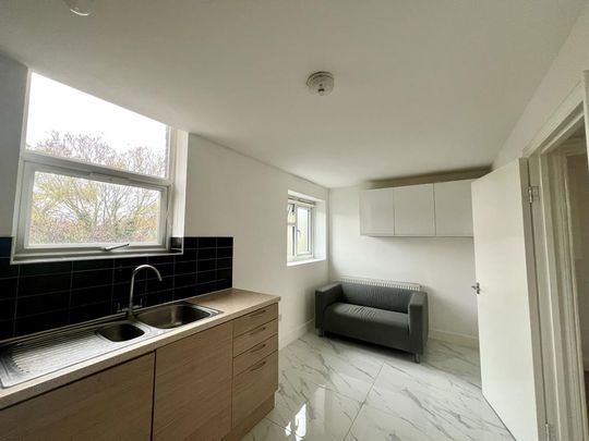 3 bedroom flat to rent - Photo 1