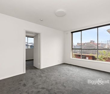 APARTMENT IN A GREAT LOCATION! - Photo 5