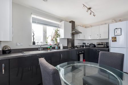 2 bedroom apartment to rent - Photo 4
