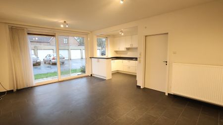 Gelijkvloers tweeslaapkamer appartement nabij het centrum van Roeselare - Photo 3