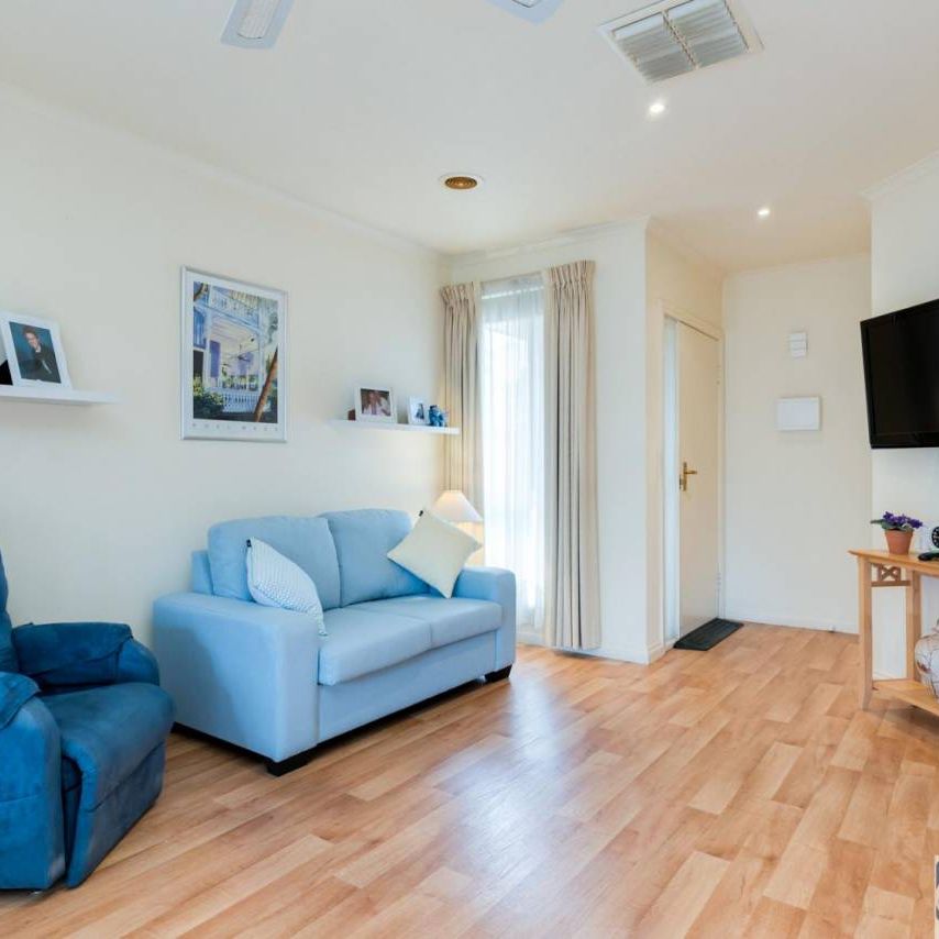 Modern 3-Bedroom Unit – Prime Cranbourne Location - Photo 1