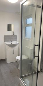 2 bedroom bedsit to rent - Photo 4