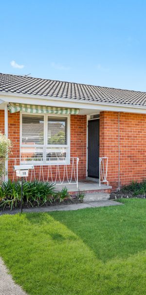 Modern 2 Bedroom Unit - Quiet Area - Photo 1