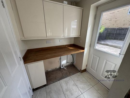 4 bedroom detached house to rent - Photo 1