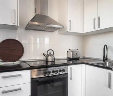 1 bedroom luxury penthouse for rent in Valencia - Photo 5