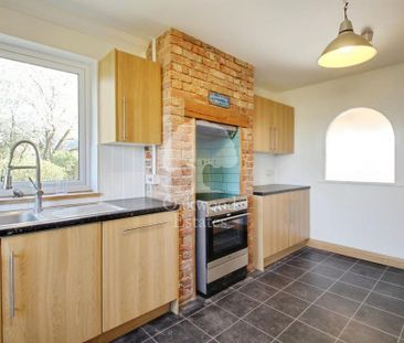 4 bedroom detached house to rent - Photo 6