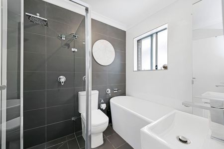 Spacious Family Duplex - Photo 5