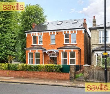 A beautiful two bedroom split level apartment with communal garden and residents' parking. - Photo 6