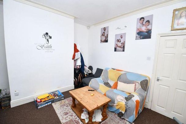2 bedroom terraced house to rent - Photo 1