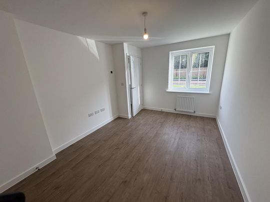 3 bedroom semi-detached house to rent - Photo 1