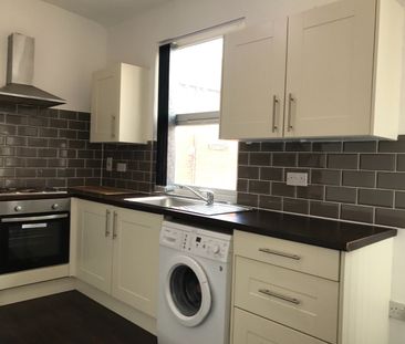 1 Bed Flat, Roundhay Road, LS8 - Photo 1