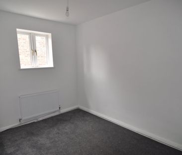 2 bed Terraced - To Let - Photo 2