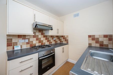 2 Bedroom Terraced House for Rent - Photo 2